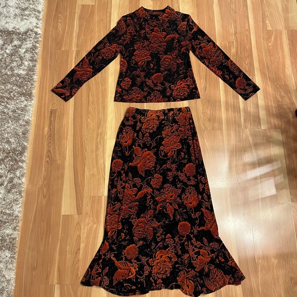 NYPL Collection and Mirasol floral long sleeve and skirt matching set - Picture 1 of 5